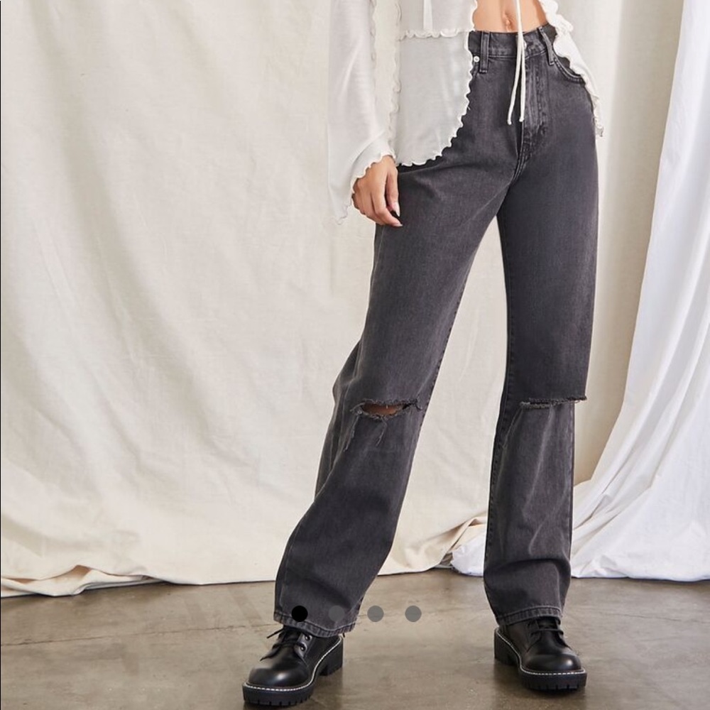 Forever 21 distressed 90-s Black Fit Jeans Size 30